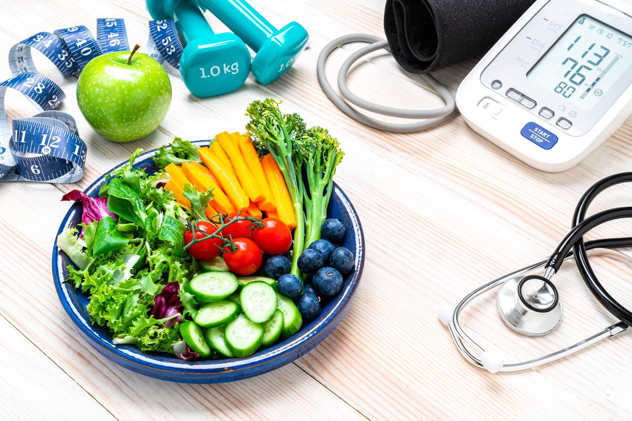 Como os hábitos saudáveis podem ajudar no tratamento da hipertensão?