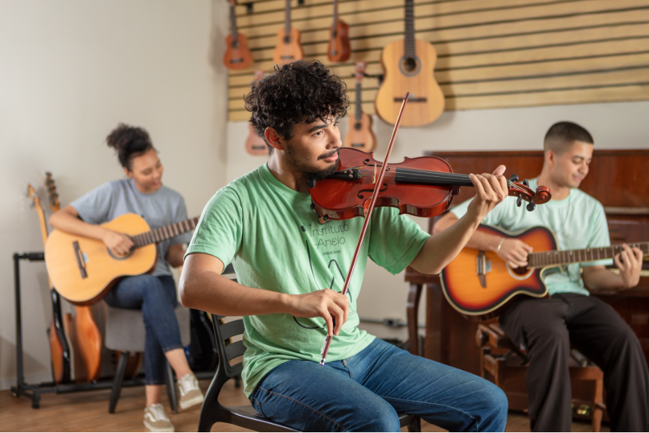Conheça o projeto social com música para jovens!